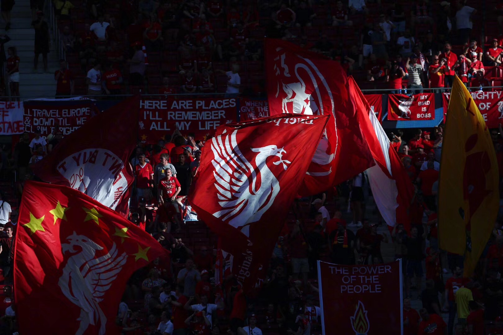 阿斯：皇马在伯纳乌45号门开设美食街区，汇聚超20家美食商户（阿斯：皇马在伯纳乌45号门打造美食街，集结20余家餐饮品牌）