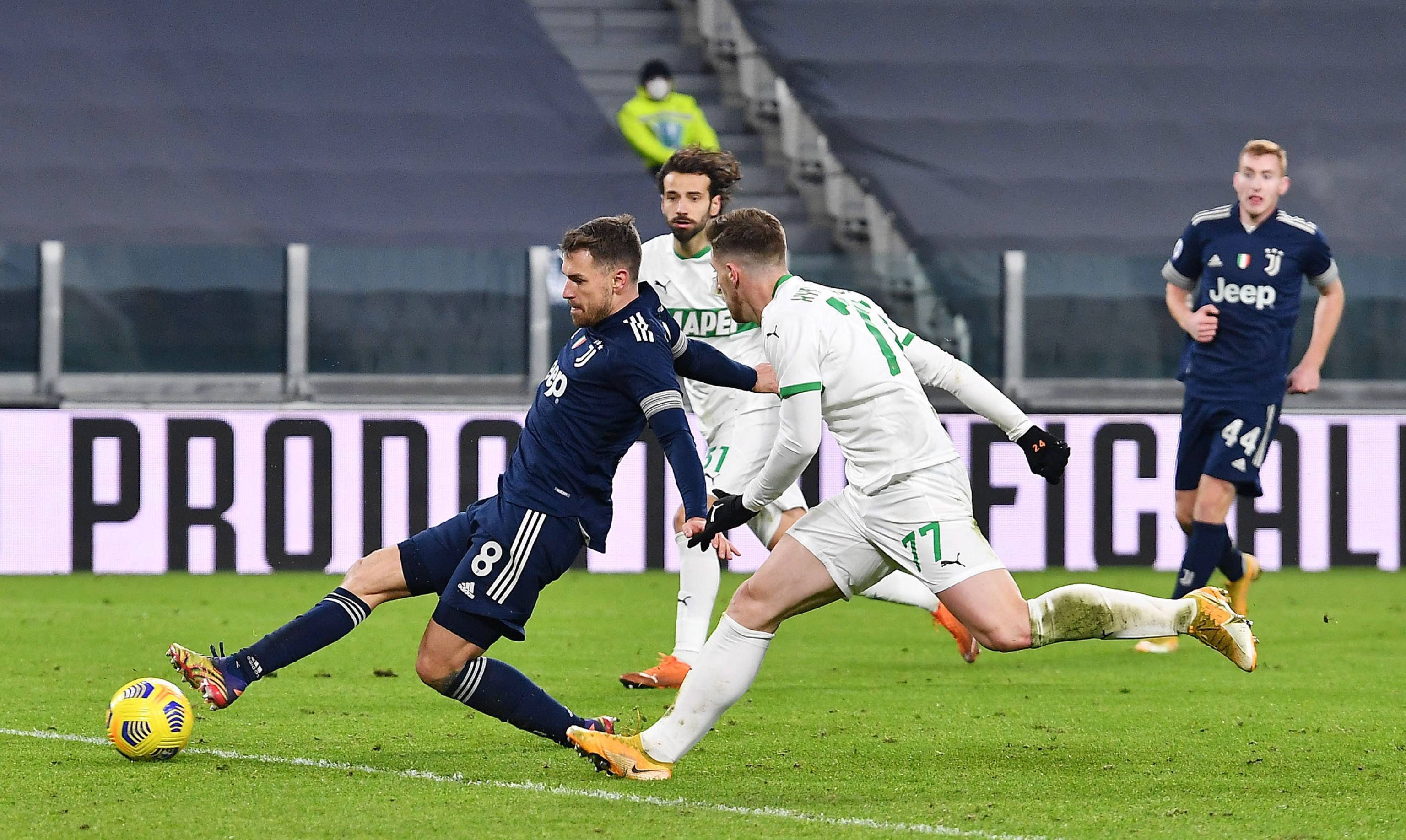 韩K联战报：牟再现破门制胜，江原FC1-0战胜浦项铁人（韩K联快讯：牟再现一锤定音，江原FC1-0力克浦项铁人）