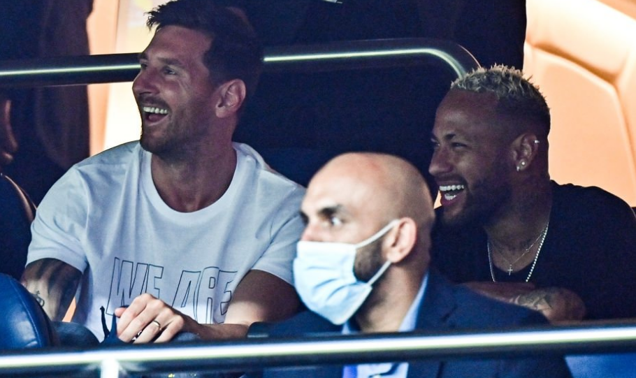 迪力穆拉提：我们捍卫了主场，感谢球迷们的支持（迪力穆拉提：主场告捷，感谢球迷力挺）